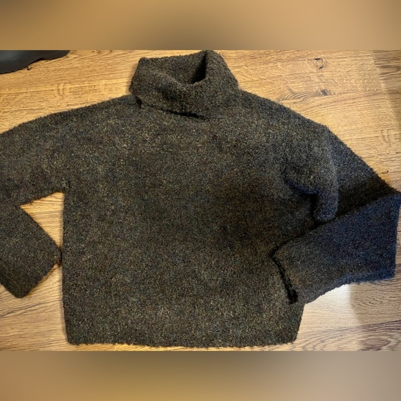 Stitches and stripes pullover turtleneck fuzzy knit wool small revolve ssense - Picture 3 of 9